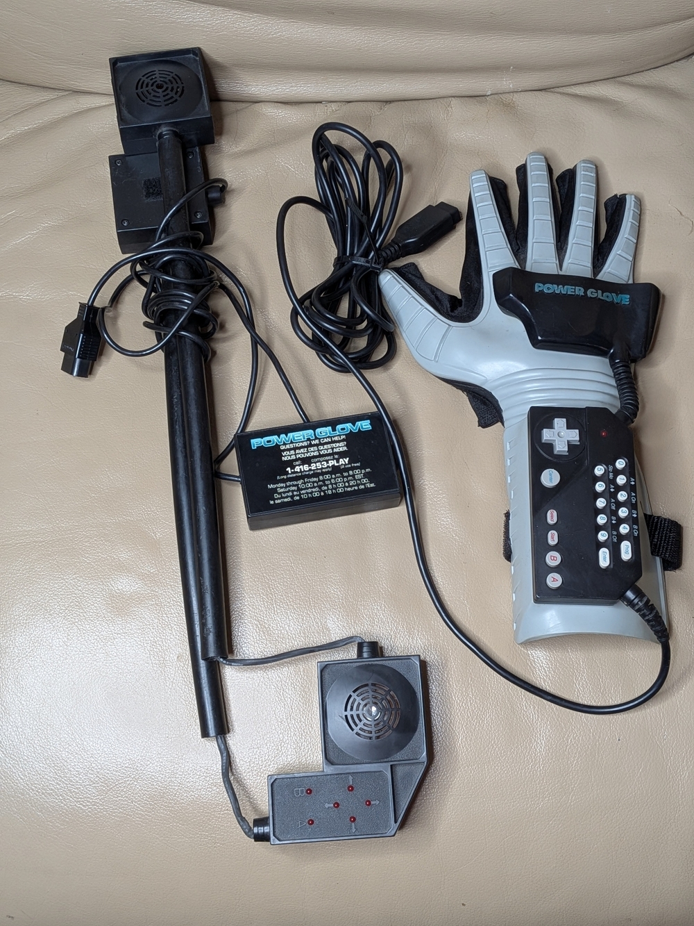 Vintage 1989 Nintendo Power Glove Gaming Controller - UNTESTED